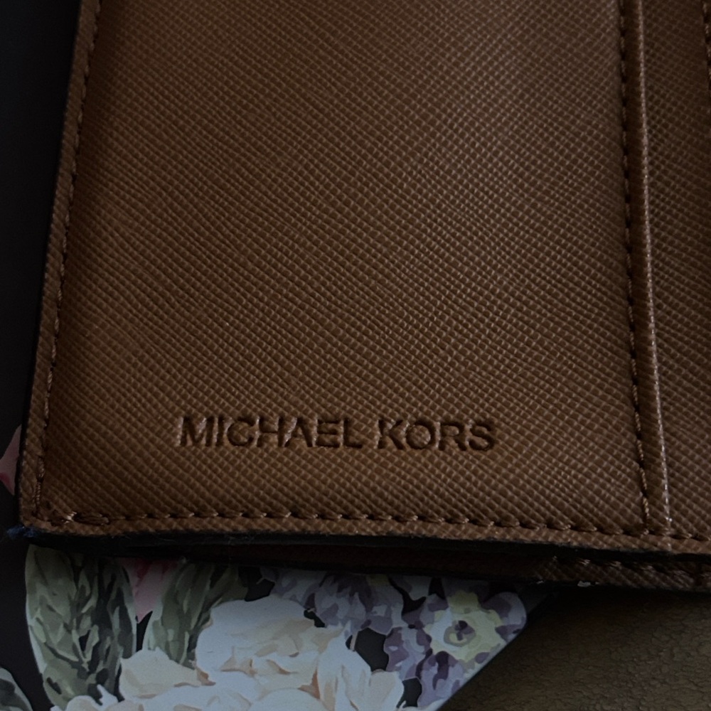 Michael Kors Jet Set large signature Wallet NWOT - Picture 9 of 13